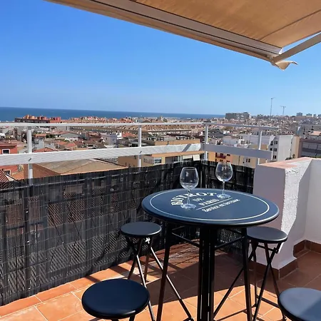 Atico Con Terraza 公寓 *